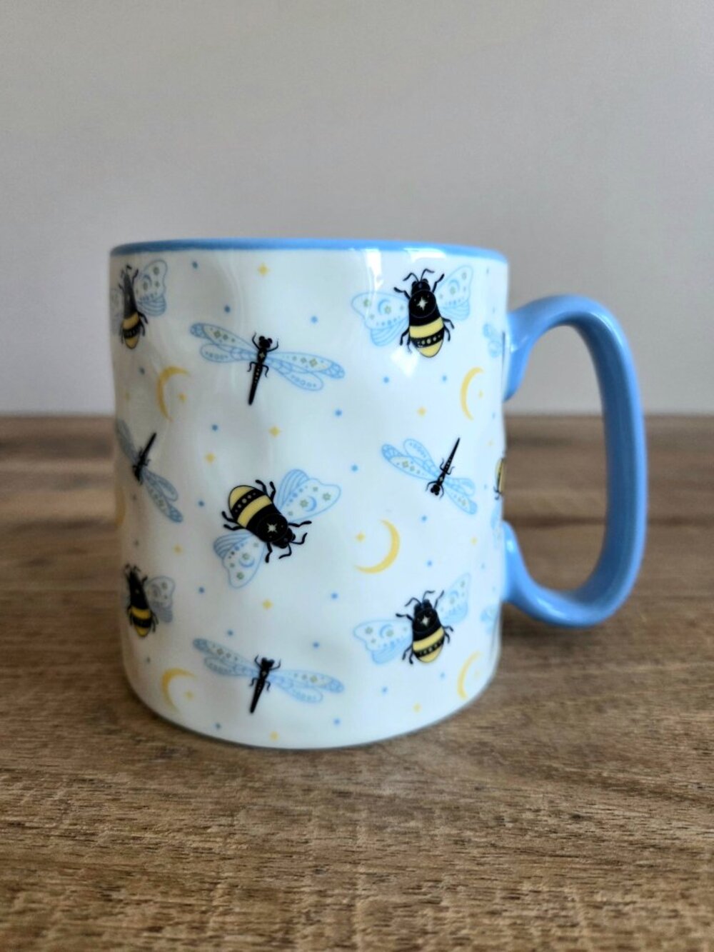 10 Strawberry Street Large Mug with Dragonflies and Bees. - Picture 2 of 7